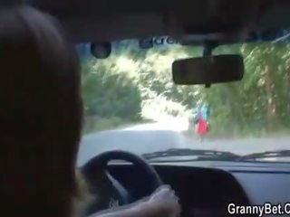 Stary prostytutka dostaje przybity w the samochód przez za nieznajomy