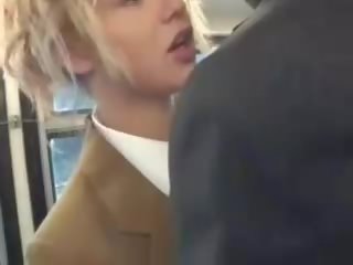 Blondin honung suga asiatiskapojke chaps kuk på den tåg